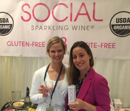Social Sparkling Wine's Courtney Criezis (left) and Leah Caplanis at ECRM's On-Premise Adult Beverage EPPS